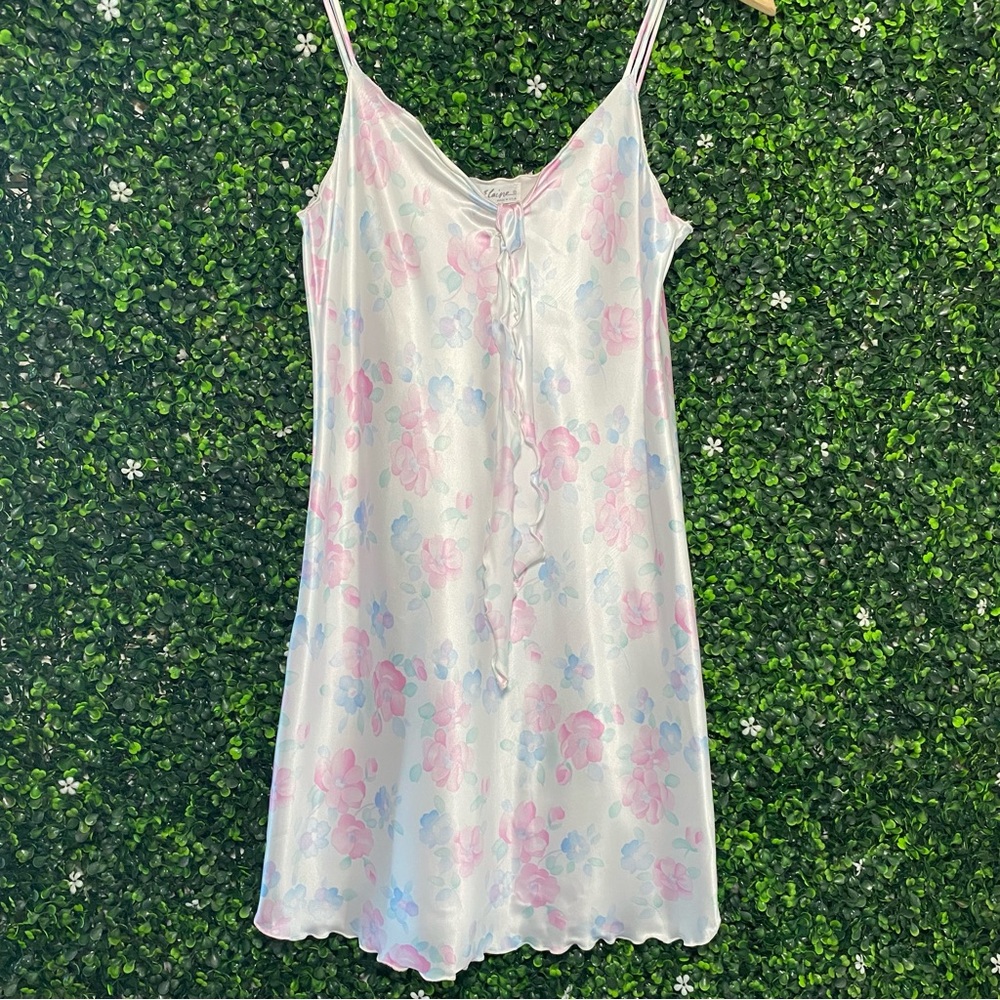 Pastel Nightie & Robe - Picture 3 of 7